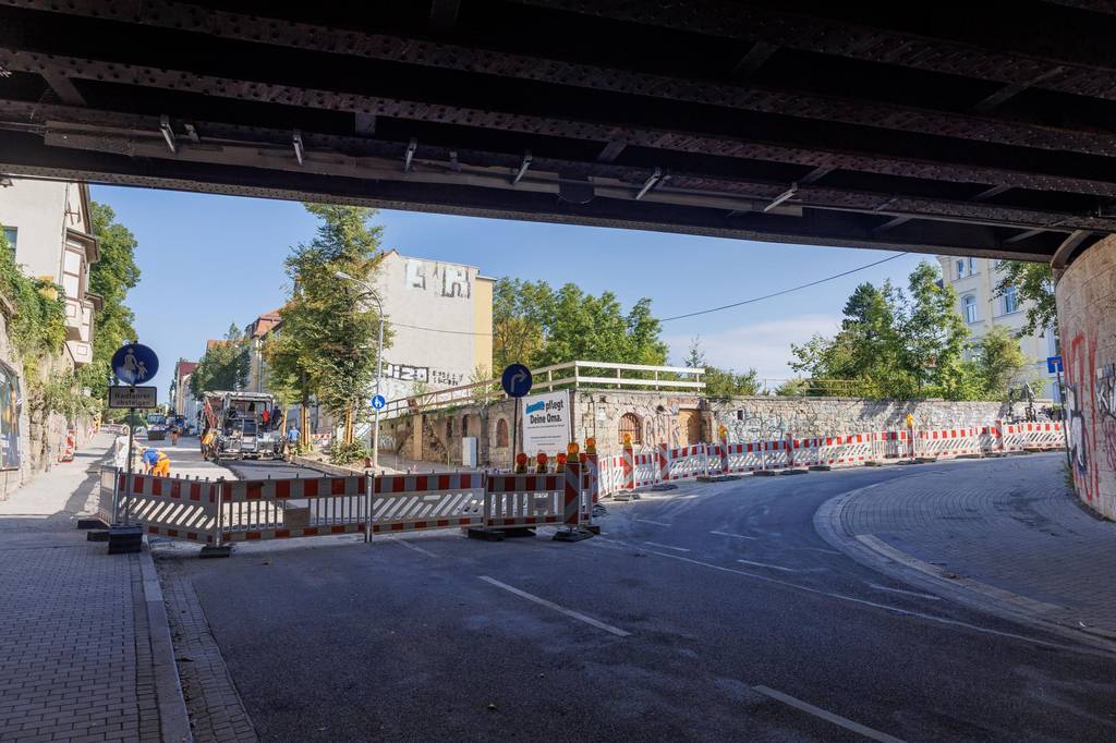 Der 1. Bauabschnitt in der Fuldaer Straße konnte bis auf wenige Restleistungen (Fahrbahnmarkierung, Grundstückszufahrt) im Februar 2023 fertig gestellt werden.