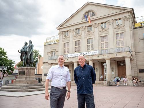 14.07.2023 Weimar: Gespräch zwischen Oberbürgermeister Peter Kleine und Intendant Hasko Weber anlässlich der geplanten Generalsanierung des Deutsches Nationaltheaters Weimar. ©Foto: Thomas Müller 14.07.2023 Weimar: Gespräch zwischen Oberbürgermeister Peter Kleine und Intendant Hasko Weber anlässlich der geplanten Generalsanierung des Deutsches Nationaltheaters Weimar.