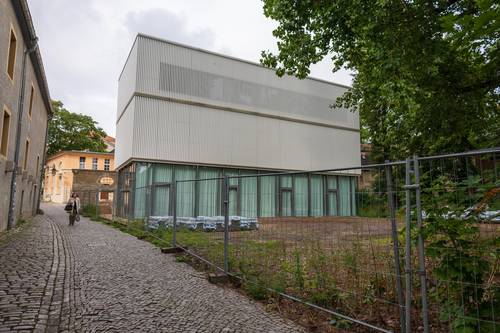 Der Zeughof hinter dem Haus der Weimarer Republik erhält wieder ein Spielareal (Archivbild)ter dem Haus der Weimarer Republik erhält wieder ein Spielareal (Archivbild)