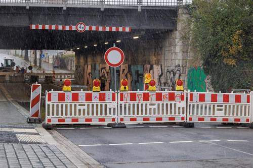 Die Verkehrsfreigabe ist mit Inbetriebnahme der Lichtsignalanlage in der nächsten Woche vorgesehen.