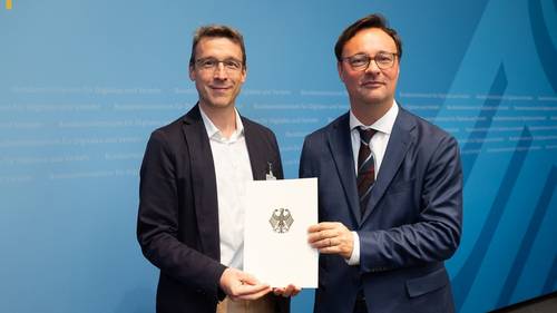 V.l.: Andreas Harnisch (Tiefbauamt Weimar), Oliver Luksic (BMDV)