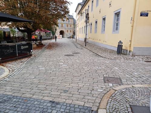 Die Oberflächeninstandsetzung des Grünen Marktes konnte planmäßig fertiggestellt und abgenommen werden.