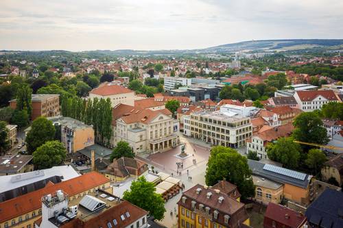 Blick auf das Deutsche National Theater (DNT), Archivbild.