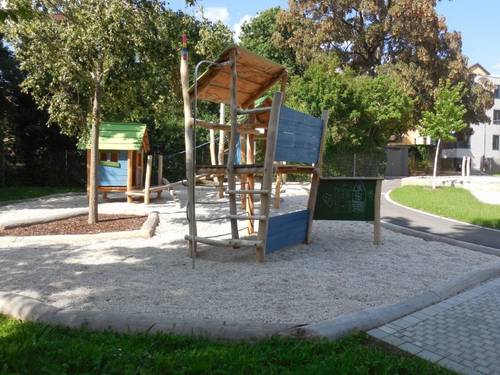 Neugestaltung der Freifläche des Hortes der Falkschule in der Bockstraße