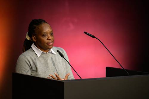 Karen Mukwasi während ihrer Dankesworte