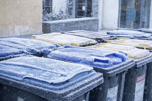 Mülltonnen im Winter, Symbolbild.