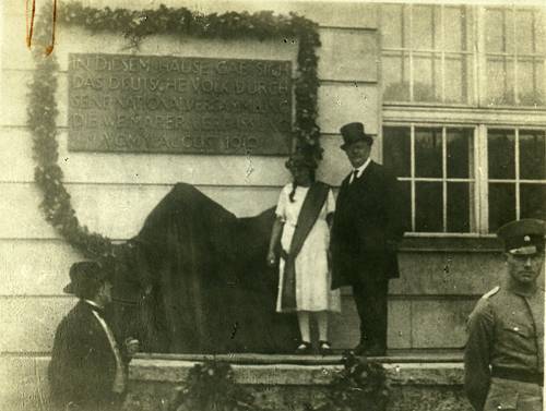 Einweihung der Gedenktafel zur Nationalversammlung 1922