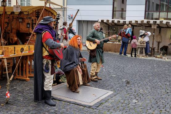Zeitreise auf dem Herderplatz: Hier findet man das historische Quartier ©Stadt Weimar Mittelaltermarkt auf dem Zwiebelmarkt