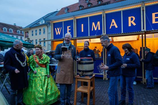 Triers Oberbürgermeister übernimmt in diesem Jahr den Fassbieranstich ©Stadt Weimar Triers Oberbürgermeister übernimmt in diesem Jahr den Fassbieranstich