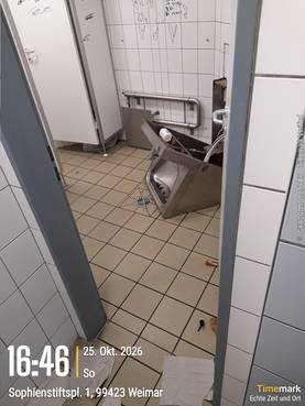 Ausschnitt der Schäden am Busbahnhof