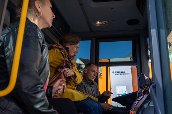 Werkleiterin des Kommunalservice Weimar, Andrea Fischer; Beigeordnete für Bauen und Verkehr der Stadt Weimar, Dr. Claudia Kolb; Oberbürgermeister Peter Kleine (v.l.n.r.)
