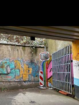 Verkehrsspiegel am Nordende des Tunnels