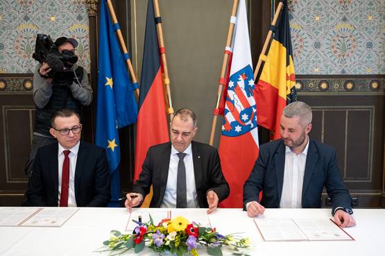 Feierliche Unterzeichnung des Städtepartnerschaftsvertrages