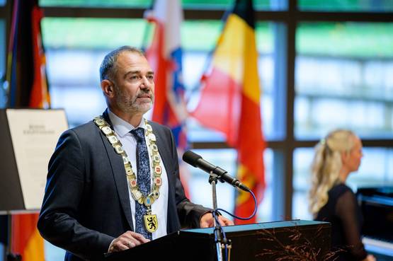 Oberbürgermeister Peter Kleine hielt die Festrede.