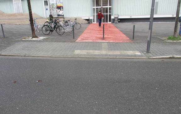 Bordsteinabsenkung Friedensstraße