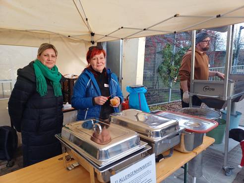 Grillstand, betrieben von den Mitarbeitern der Lebensmittelüberwachung der Stadt Weimar