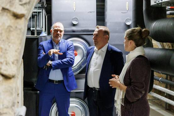 Besichtigung des Kellers im Rathaus