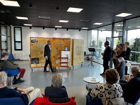 Weimars Oberbürgermeister Peter Kleine begrüßt die Gäste