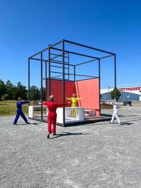 Performance der Bauhaus-Studierenden