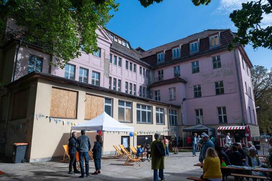 Im Außenbereich erwartete die Besucherinnen und Besucher zudem ein vielfältiges Programm: