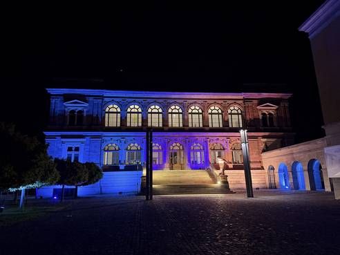Museum Neues Weimar bei Nacht
