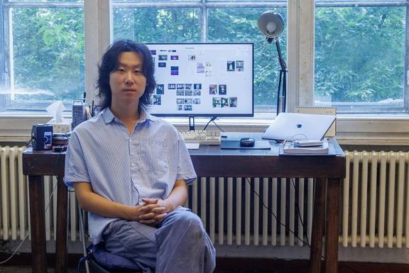 Stipendiat Dino Zhang in seinem Atelier im Städtischen Atelierhaus ©Stadt Weimar Stipendiat Dino Zhang in seinem Atelier im Städtischen Atelierhaus