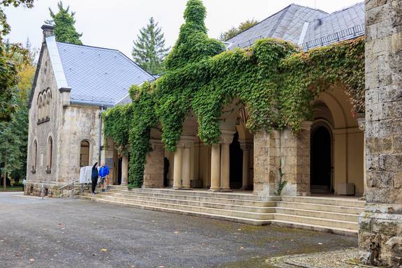 Verwaltungsgebäude der Friedhofsverwaltung auf dem Hauptfriedhof, ©Stadt Weimar Verwaltungsgebäude der Friedhofsverwaltung auf dem Hauptfriedhof,