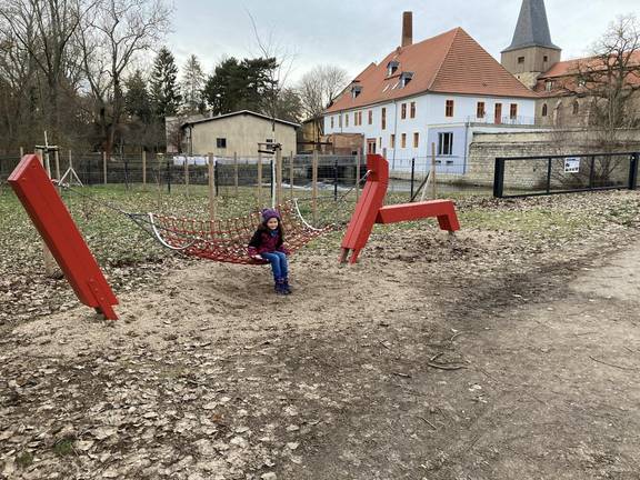 Spielpunkt am Wehr an der Pappelallee/ hinter dem Klosterweg