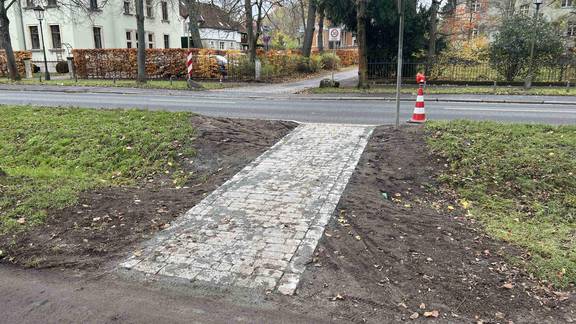 Grabenquerung ggü Ludwig-Feuerbach-Straße