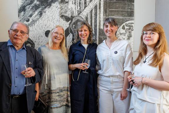 Luciano Figueiredo (Blois), Päivi Vaarula (Hämeenlinna), Kuratorin Dr. Cornelia Erdmann, Ketevan Tskhadadze (Trier) und Myroslava Skira (Schowkwa).  Tommaso Andreini (Siena) und Łukasz Zwolan (Zamość) konnten aus persönlichen Gründen leider nicht anreisen.