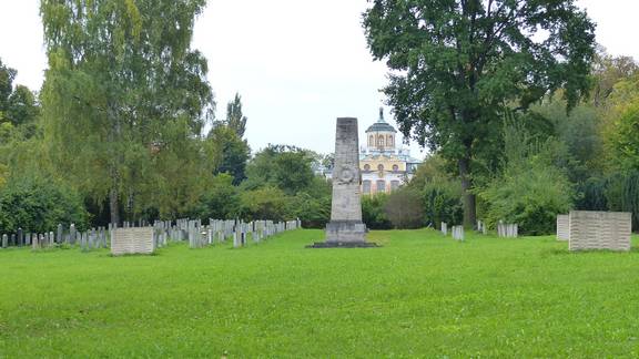 Sowjetischer Ehrenfriedhof in Belvedere