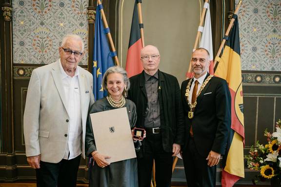 Naftali Fürst, Dr. Agnès Triebel, Volkhard Knigge und Oberbürgermeister Peter Kleine.