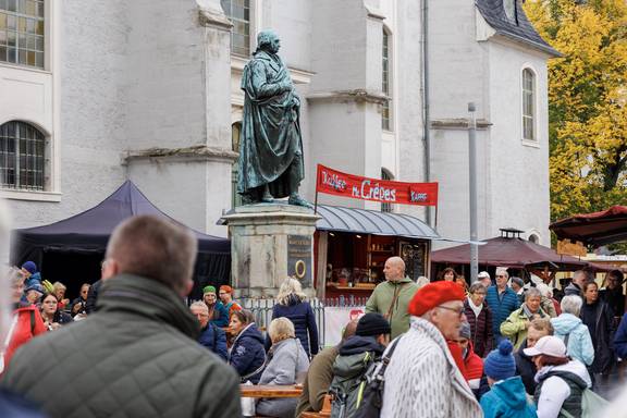 Herder-Denkmal auf dem Herderplatz