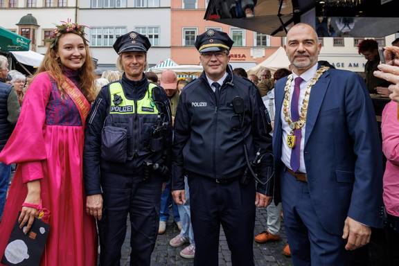 Sorgen für Sicherheit: Kräfte der Polizei, des Ordnungsamtes und des Sicherheitsdienstes