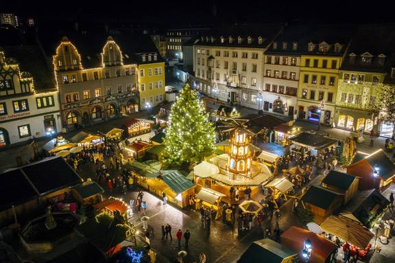 Der Weimarer Weihnachtsmarkt auf dem Markt, Archivbild.