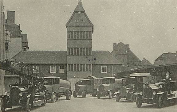 Blick auf den Innenhof der Feuerwache mit Depot der Feuerwehr Weimar um 1930 ©Foto: Sammlung Kurt Schindler tag des offenen denkmals