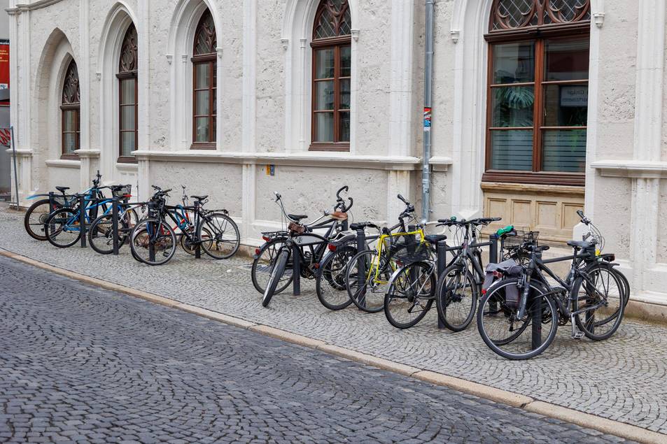 Neue Fahrradbügel am Rathaus.