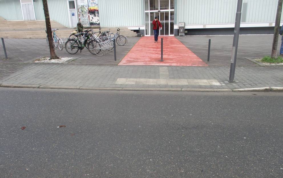 Bordsteinabsenkung Friedensstraße