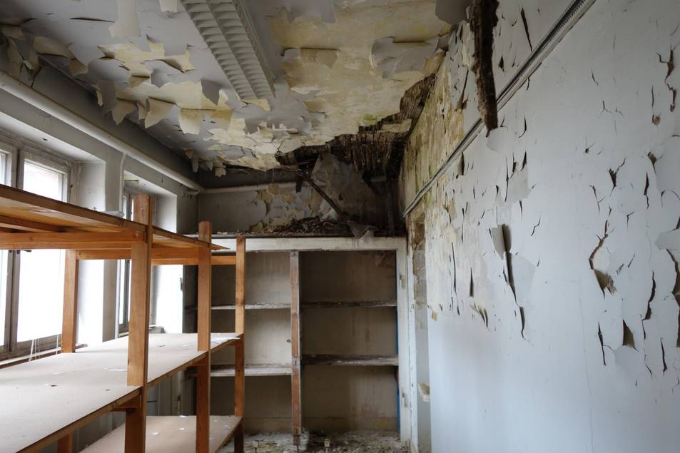 Massiver Deckenschaden, 2021