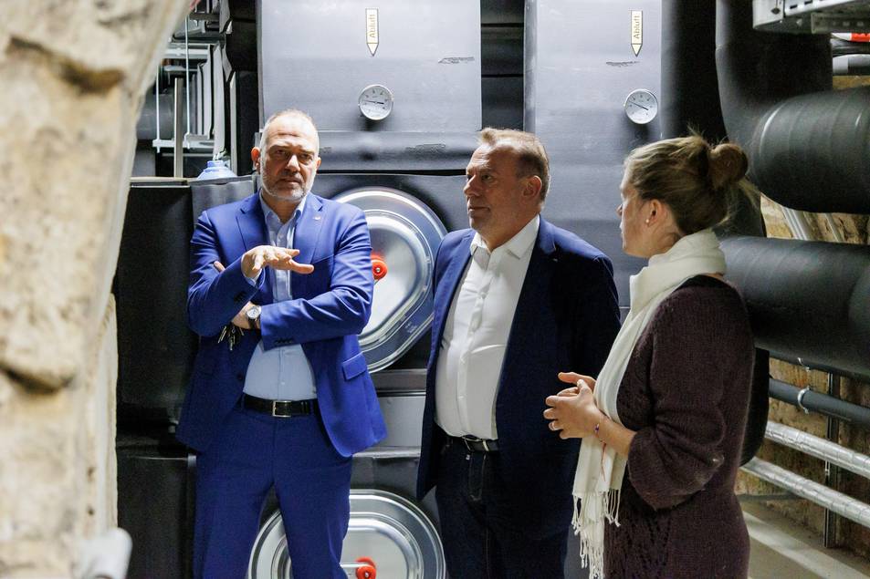 Besichtigung des Kellers im Rathaus