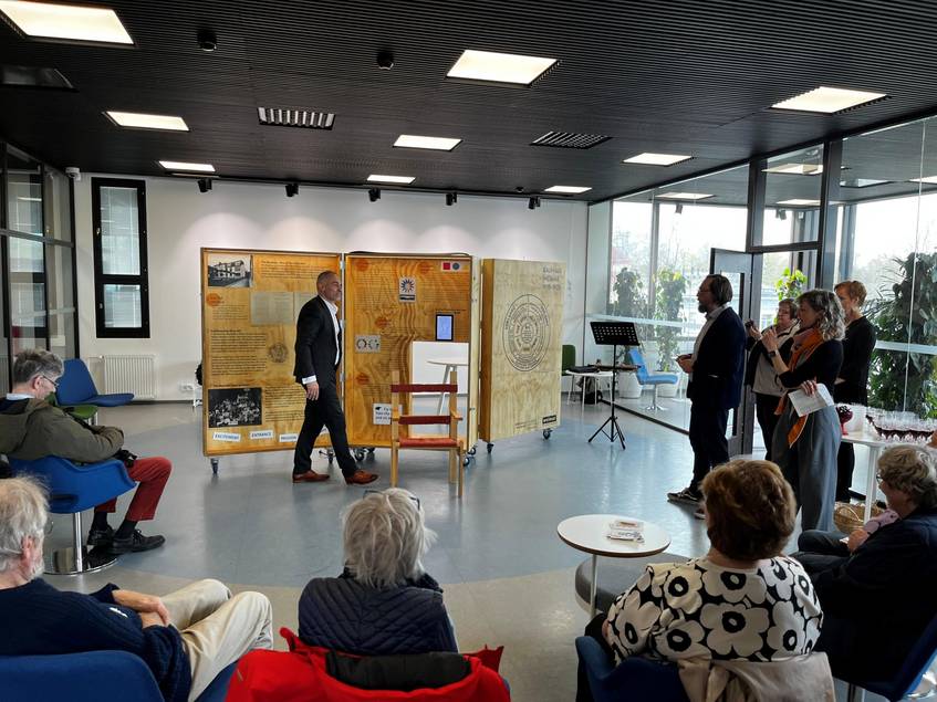 Weimars Oberbürgermeister Peter Kleine begrüßt die Gäste