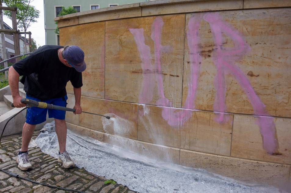 Graffitireinigung am Wielandplatz