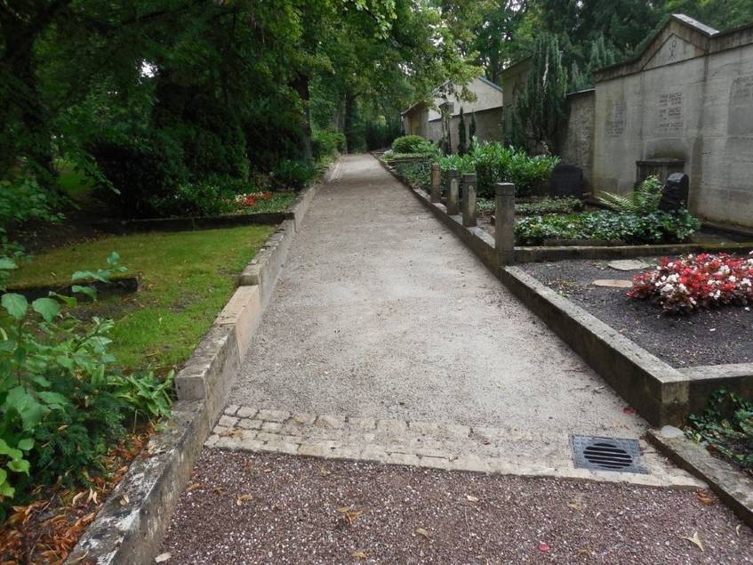 Wegeabschnitt, hinterer Teil bereits fertig