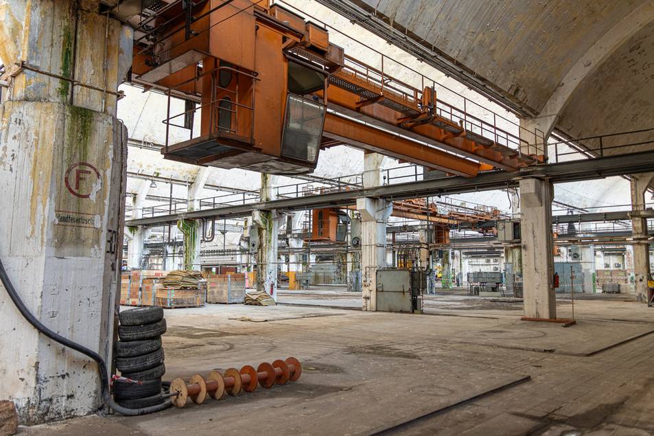 Alte KET-Halle im Gewerbegebiet Kromsdorfer Straße