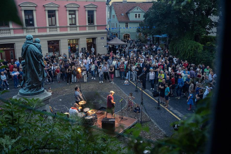 Die Fête de la Musique findet in diesem Jahr am 21. Juni 2026 statt. Von 16 bis 24 Uhr verwandeln zahlreiche Solo-Künstler, Bands und Chöre die gesamte Innenstadt in eine große Open-Air-Bühne. ©Anna Strietzel