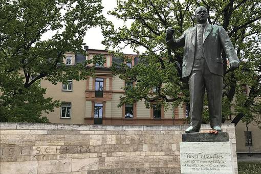 Ernst-Thälmann-Denkmal auf dem Buchenwaldplatz © weimar GmbH Ernst-Thälmann-Denkmal auf dem Buchenwaldplatz