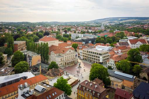 Blick auf das Deutsche National Theater (DNT), Archivbild.