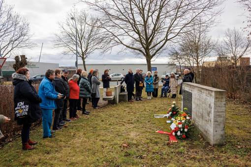 Gedenken an die Opfer der nationalsozialistischen Zwangsarbeit und des Bombenangriffs vom 9. Februar 1945, Archivbild.