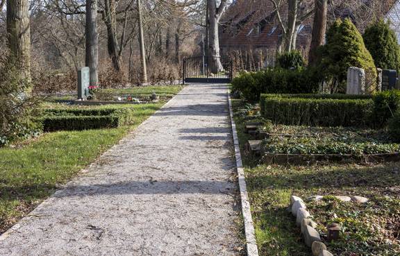 Die Umgestaltungsmaßnahmen auf dem Friedhof Tiefurt konnten in Gänze abgeschlossen werden.