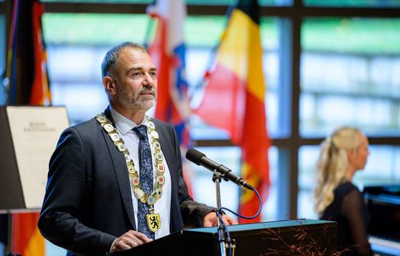 Oberbürgermeister Peter Kleine hielt die Festrede.